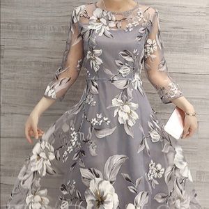 NWT 💕embroidered floral dress- Fit for a Queen!